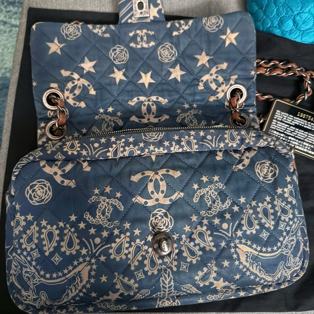 πSOLDπCHANEL β13-β14 Paris Dallas Metiers D'art BANDANA Flap Bag - Picture 6 of 16